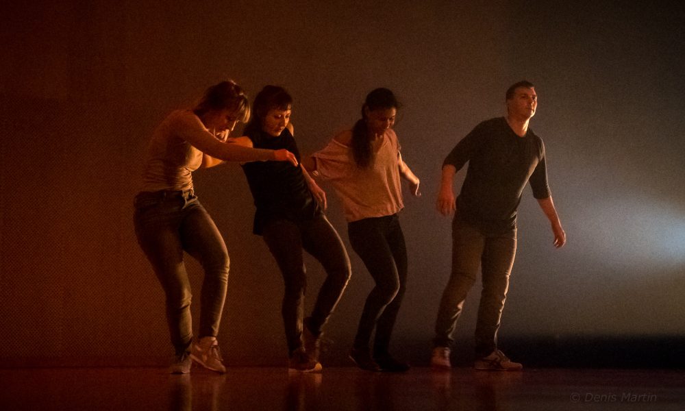 Suspendu au sol | Geneviève Lauzon, Liane Thériault, Catherine Lafleur, David Campbell | Photo : Denis Martin